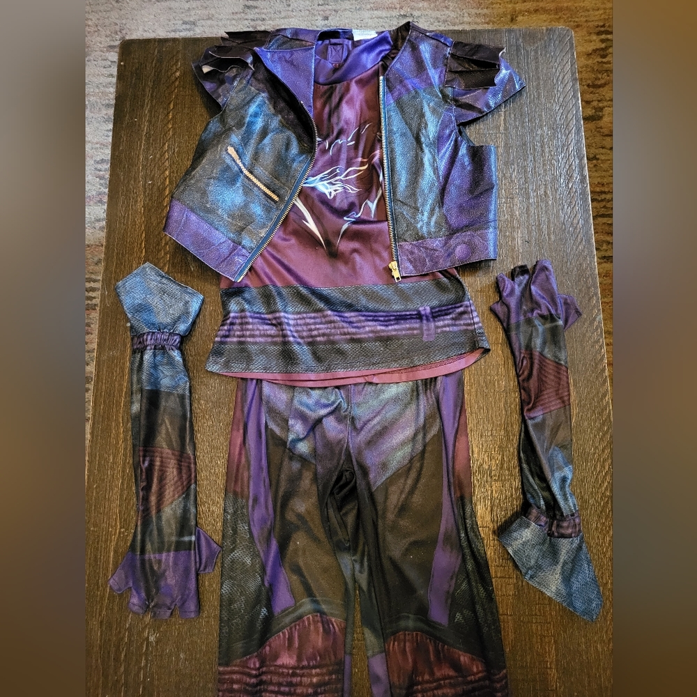 Disney Girl's Mal costume SZ 7/8